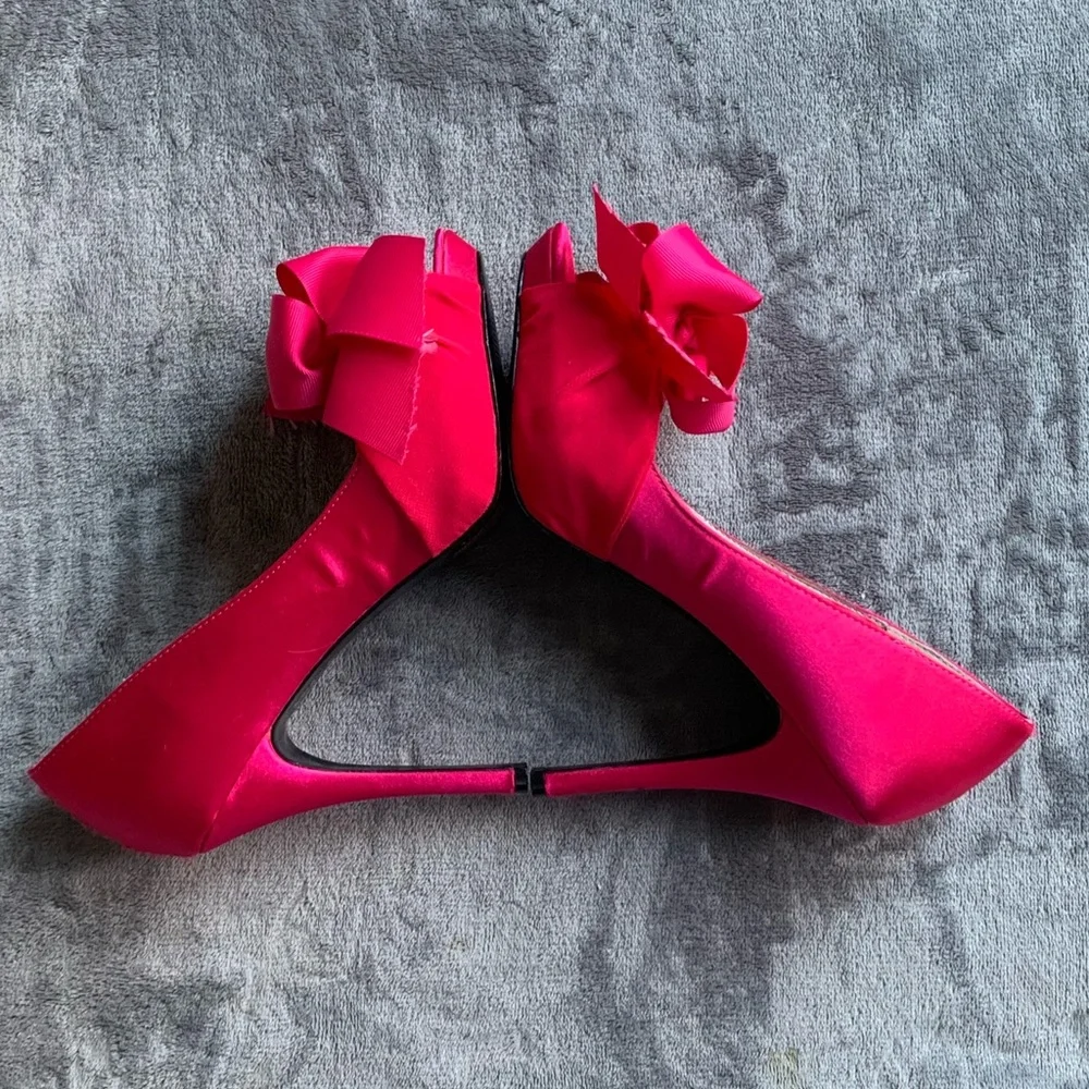 Pink Pumps - Picture 2 of 5